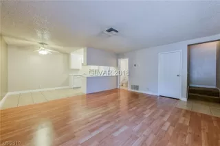 Photo #5: 2081814 Listing 