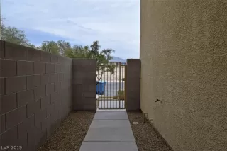 Photo #5: 2081926 Listing 