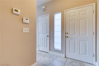 Photo #3: 2082053 Listing