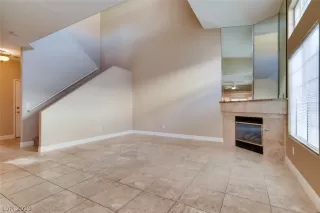 Photo #4: 2082053 Listing