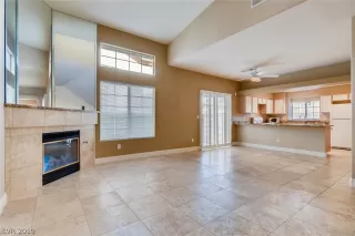 Photo #5: 2082053 Listing