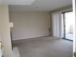 Photo #5: 2082057 Listing 