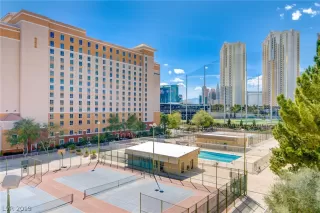 Photo #5: 2082076 Listing 