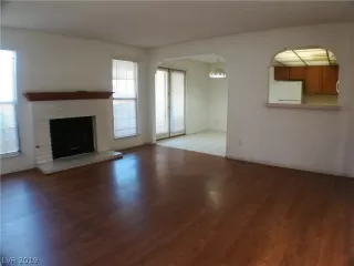 Photo #5: 2082149 Listing 