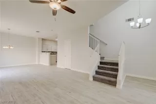 Photo #3: 2082163 Listing