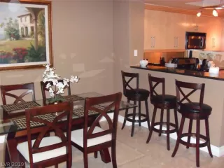 Photo #2: 2082219 Listing