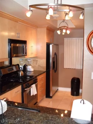 Photo #3: 2082219 Listing