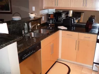 Photo #4: 2082219 Listing