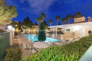 Photo #2: 2082256 Listing 