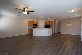 Photo #4: 2082273 Listing