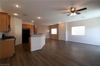 Photo #6: 2082273 Listing