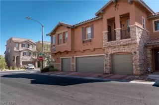 Photo #2: 2082275 Listing