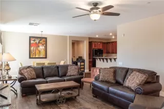 Photo #6: 2082275 Listing