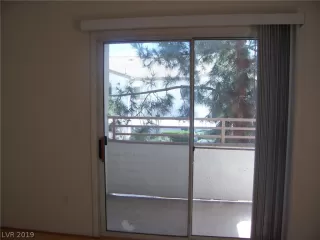 Photo #3: 2082347 Listing 
