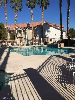 Photo #3: 2082438 Listing