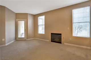Photo #4: 2082438 Listing