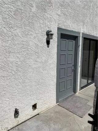 Photo #4: 2082478 Listing