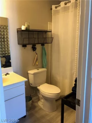 Photo #5: 2082512 Listing