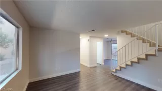 Photo #6: 2082516 Listing 