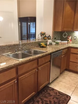 Photo #2: 2082546 Listing