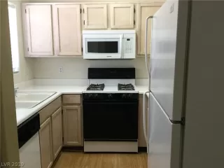 Photo #3: 2082572 Listing 