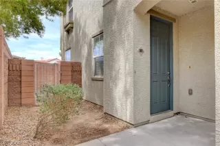 Photo #2: 2082630 Listing