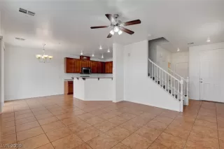 Photo #5: 2082630 Listing