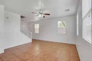 Photo #6: 2082630 Listing