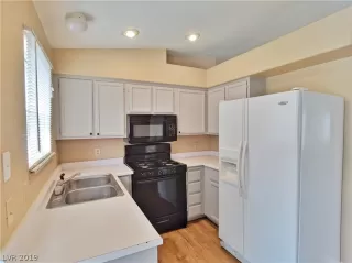 Photo #6: 2082691 Listing 