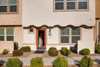 Photo #3: 2082693 Listing