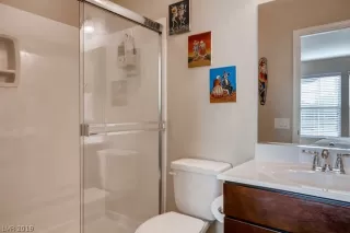 Photo #5: 2082693 Listing