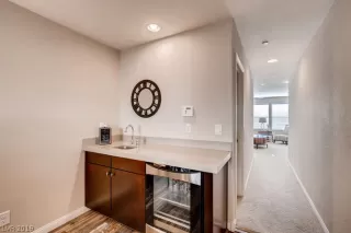 Photo #6: 2082693 Listing