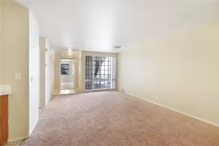 Photo #3: 2082701 Listing