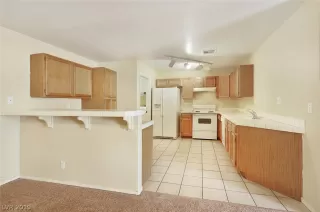 Photo #5: 2082701 Listing