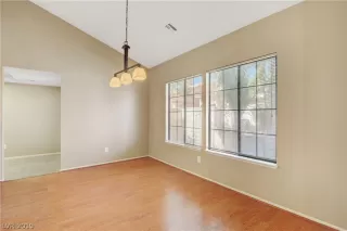 Photo #6: 2082749 Listing