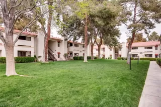 Photo #4: 2082752 Listing