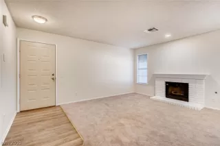 Photo #6: 2082752 Listing