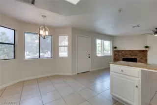 Photo #4: 2082772 Listing