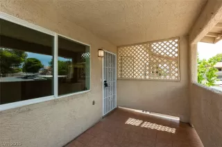 Photo #5: 2082772 Listing