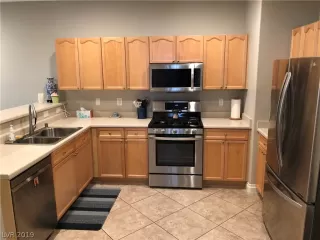 Photo #6: 2082773 Listing