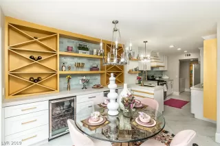 Photo #5: 2082786 Listing 