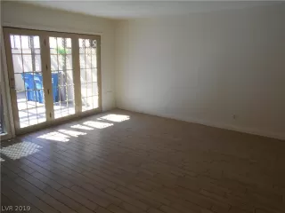 Photo #3: 2082788 Listing 