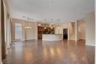 Photo #5: 2082798 Listing 