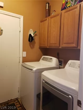 Photo #4: 2082806 Listing