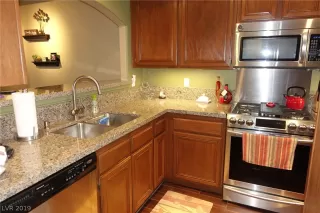 Photo #6: 2082897 Listing 