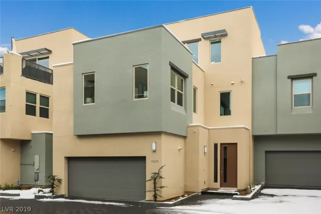 MLS: 2082905 Condo For Sale