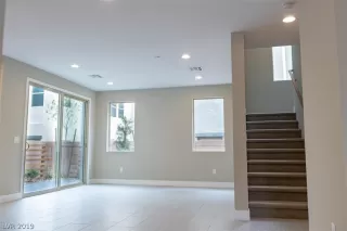 Photo #3: 2082905 Listing