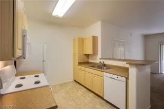 Photo #5: 2082914 Listing 