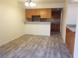 Photo #6: 2082927 Listing 