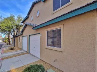 Photo #1: 2082938 Listing